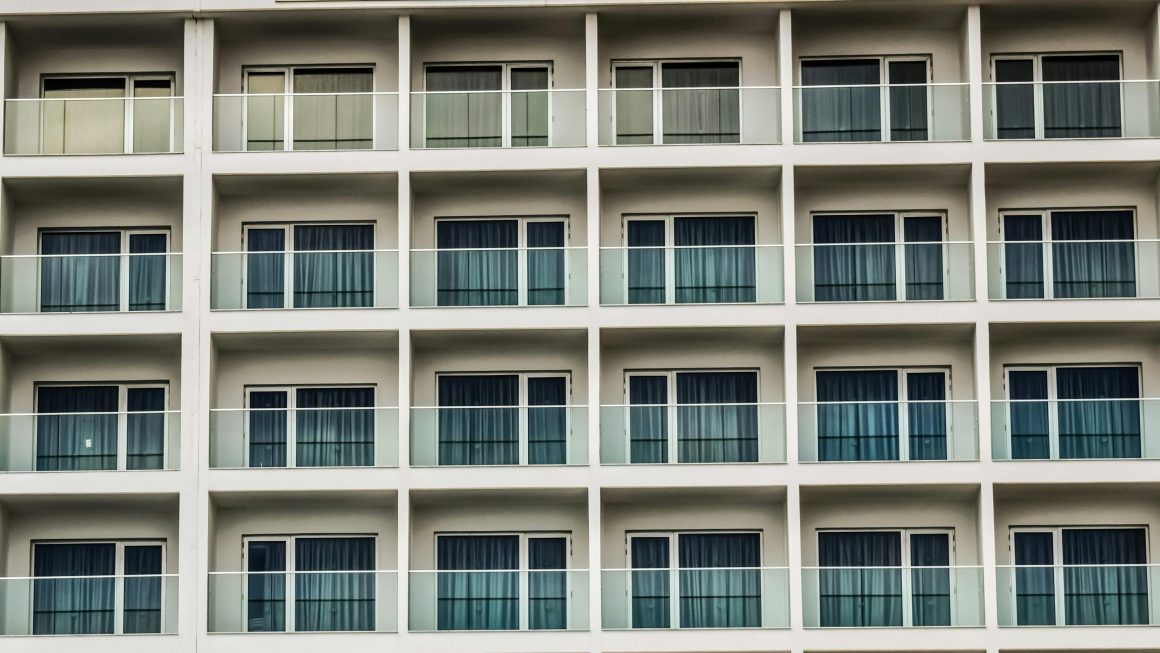 Condo vs Apartment: A Simple Guide to Help You Decide